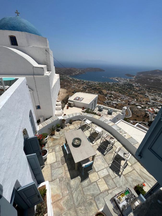 Windhouses Serifos Buitenkant foto